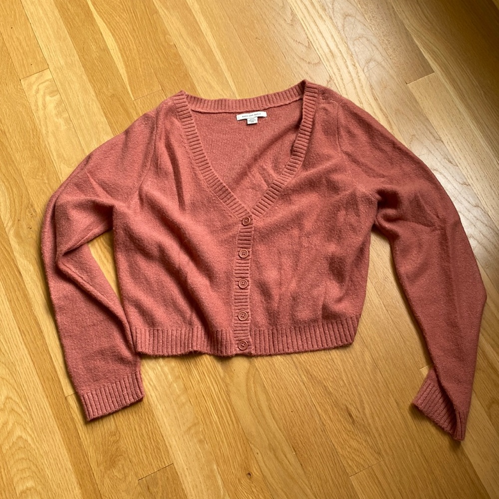 American Eagle cropped knitted button down